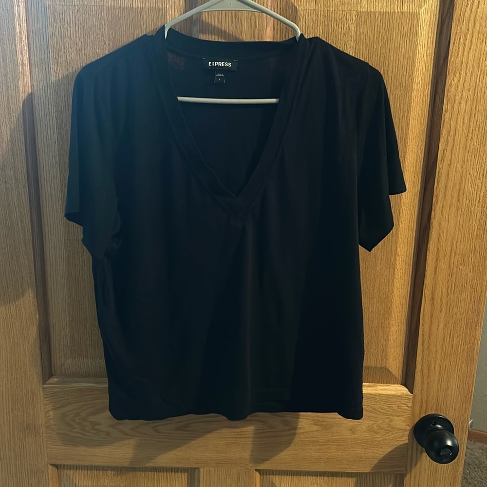 Express v neck